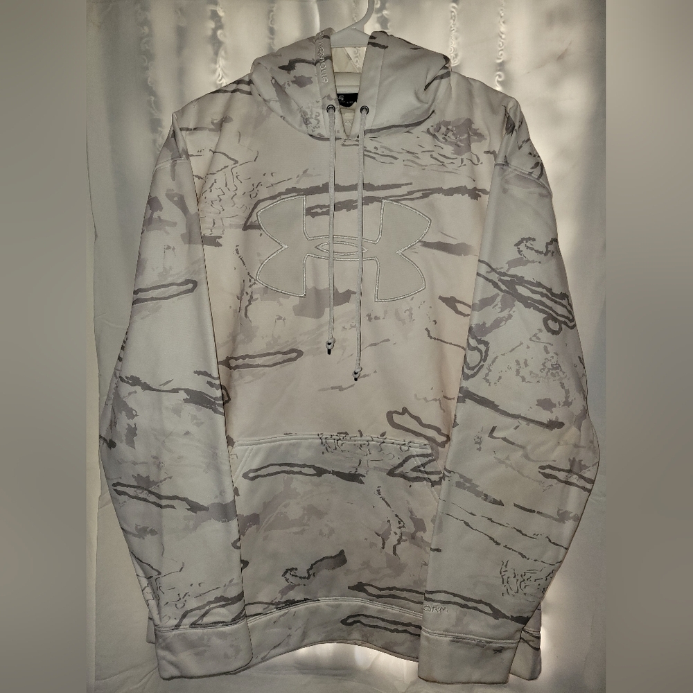 Men's Large Under Armour hoodie